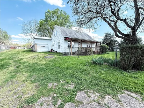 2504 12th Ave, Vienna, WV 26105