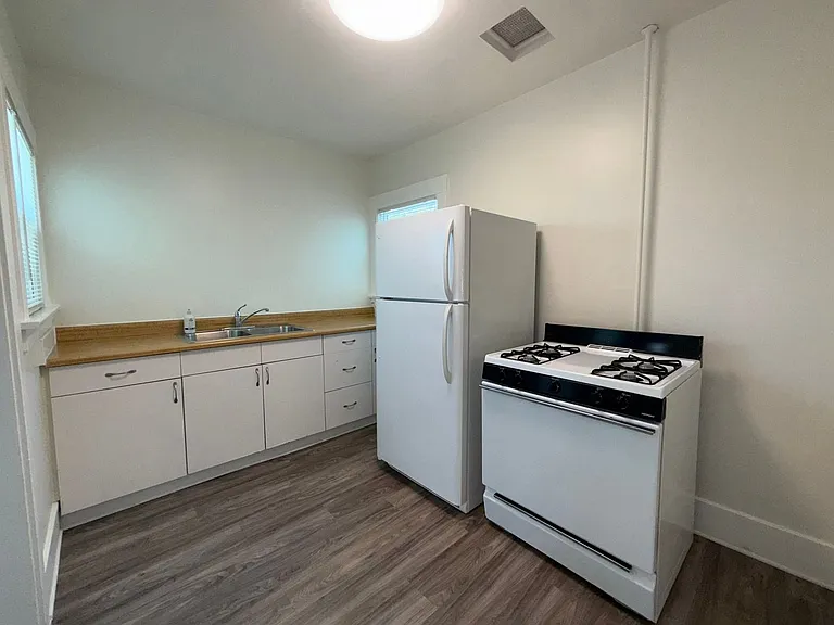 916-922 Orange Ave. — Photo 12