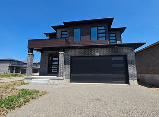 152 Newman Dr, Cambridge, ON N1S 1A1