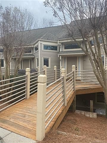 1st image of 14536 Waterside Dr