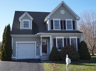 11 Olde Village Cir, Wallingford, CT 06492