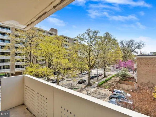 1245 4th St SW APT E210, Washington, DC 20024