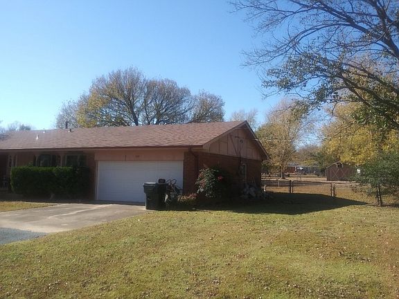 2nd image of 719 Valentine Ln