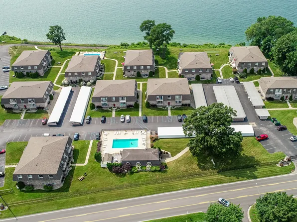 3626 Lakeshore Dr APT K8, Saint Joseph, MI 49085