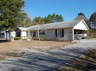 561 Sand Ridge Rd, Hubert, NC 28539
