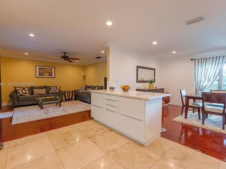 740 Ridgewood Ln — Photo 10