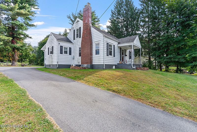 2nd image of 324 Grange Road
