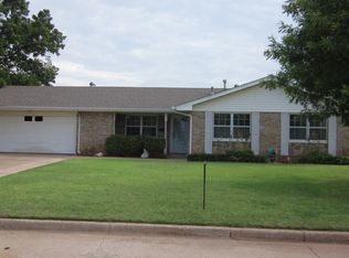 129 Sandra Rd, Clinton, OK 73601