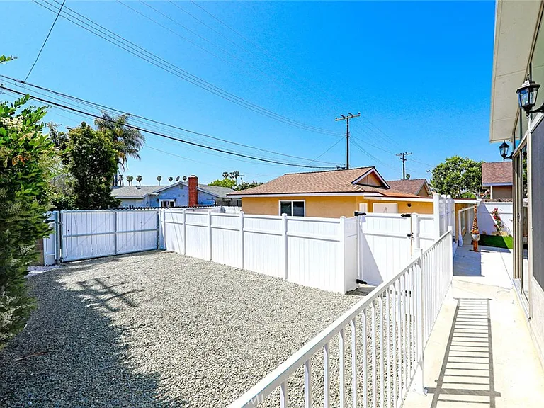 18091 Newland St — Photo 22