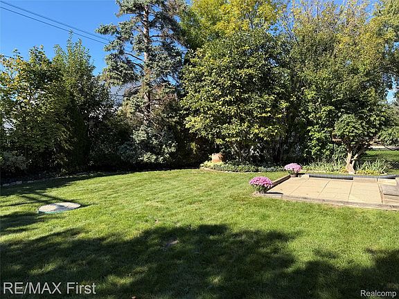 2nd image of 29839 Warner Ave