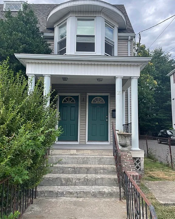 15 Nichols Ave #2