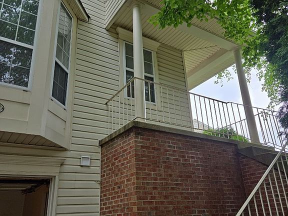 2nd image of 520 Southhampton Ln