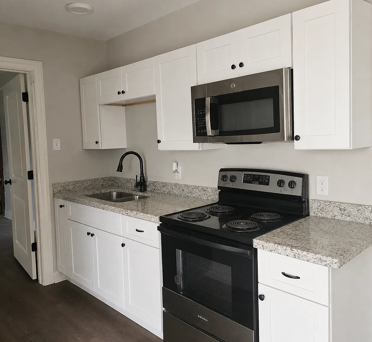 Bradford Apartments — Photo 2