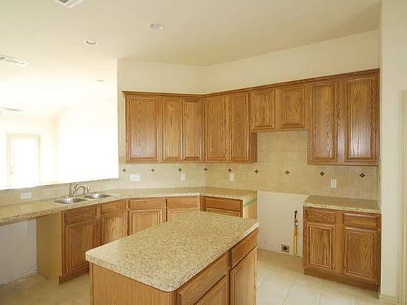 Nice size kitchen with island