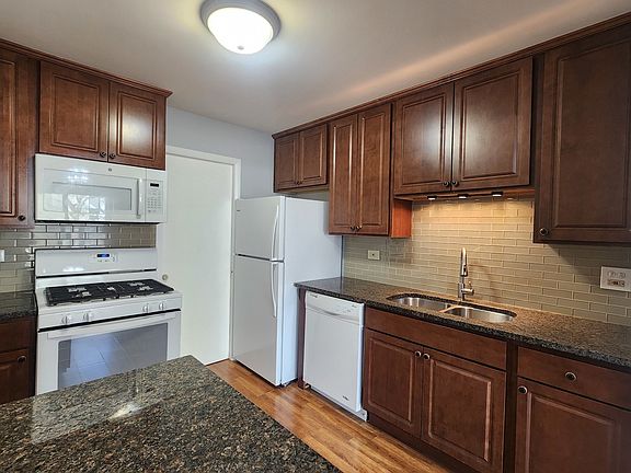 5th image of 275 Mayfair Ln Unit C1