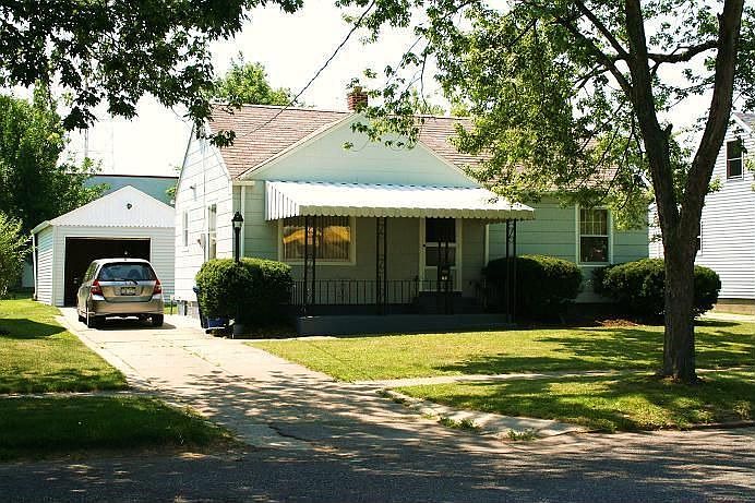 1st image of 190 Hinman Ave