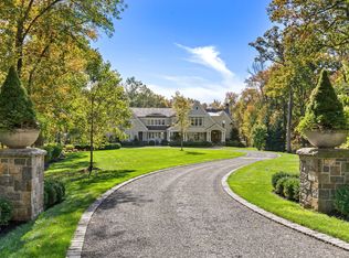 322 Crescent Dr, Franklin Lakes, NJ 07417