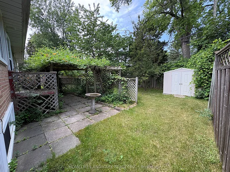 73 Berkinshaw Cres — Photo 25