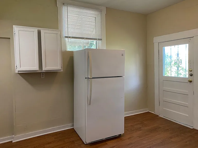 310 Steele St — Photo 11