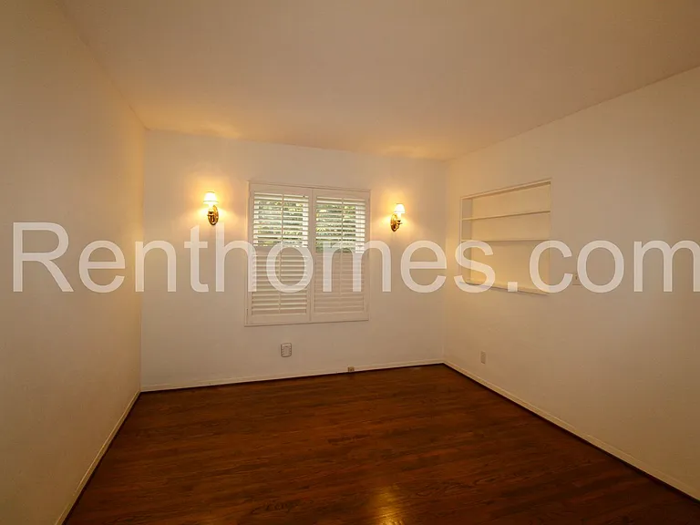 2244 Plum St — Photo 22