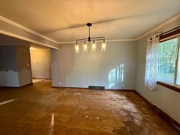 6th image of 651 Dillon St