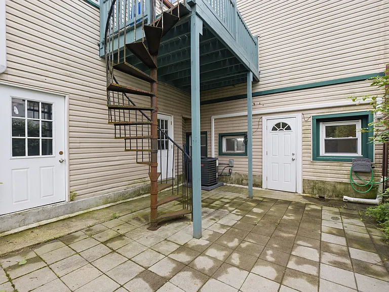71 E 22nd St #1 — Photo 13