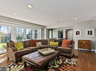 610 Stratford Dr, Moorestown, NJ 08057
