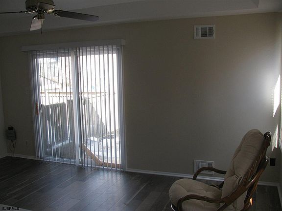 4th image of 727 Whalers Cove Ct