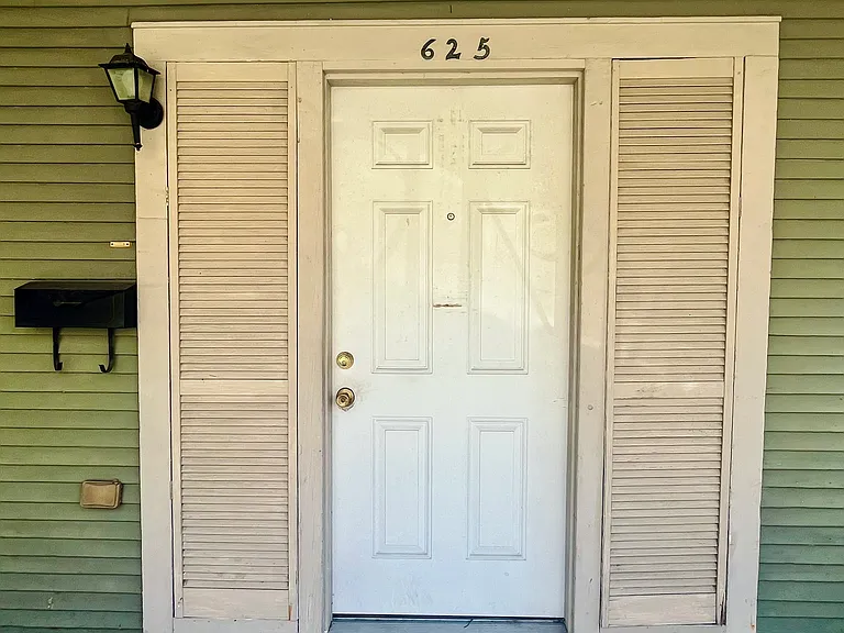 625 N Scott St — Photo 2