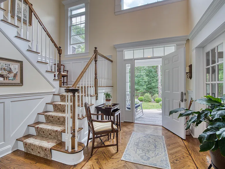 10 Dering Ln — Photo 11