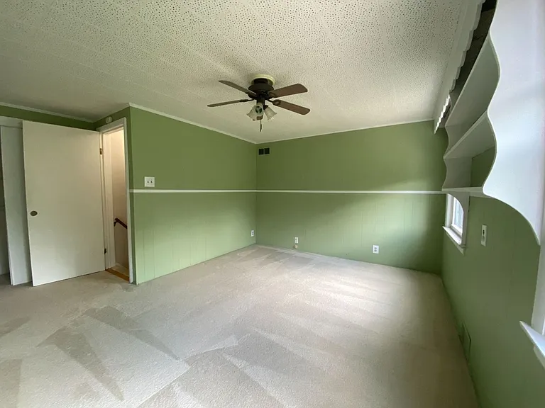 1375 Fairhaven Blvd — Photo 17