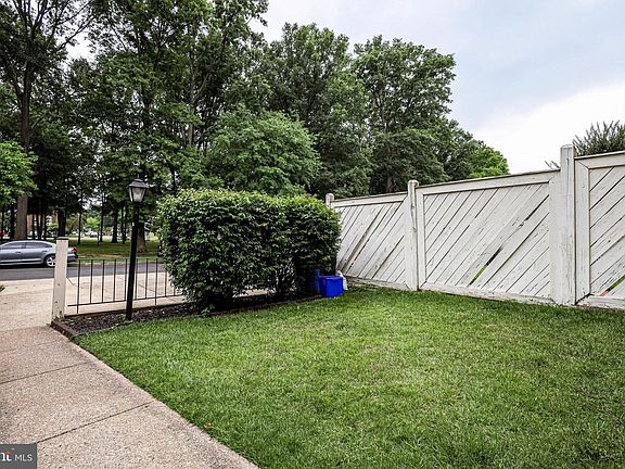 3rd image of 7903 Central Park Cir