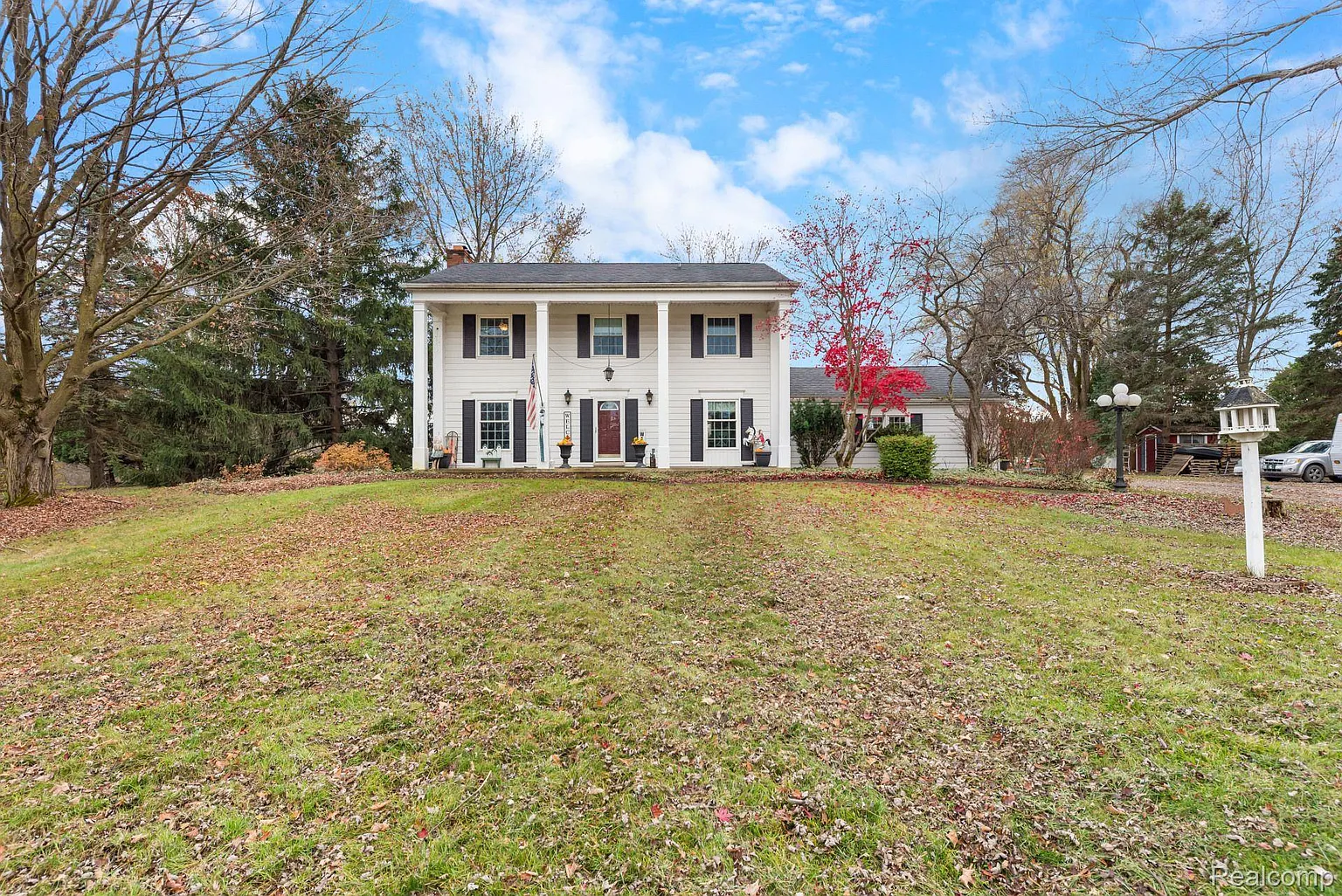 8330 E Allen Rd photo 1