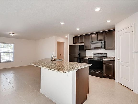 3rd image of 170 Violet Ct