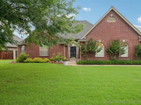 11508 S Locust Ave, Jenks, OK 74037