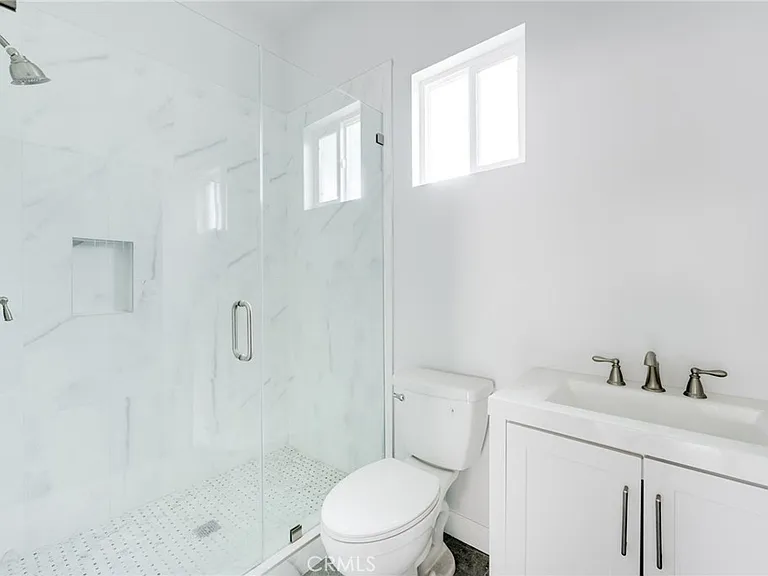 8806 Enfield Ave — Photo 16