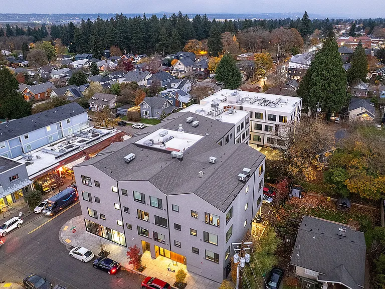 Lyra Apartments — Photo 17