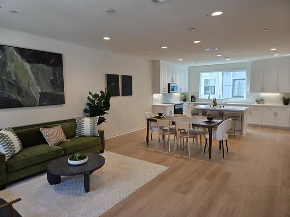 2524 Chamomile Ln, Carlsbad, CA 92008