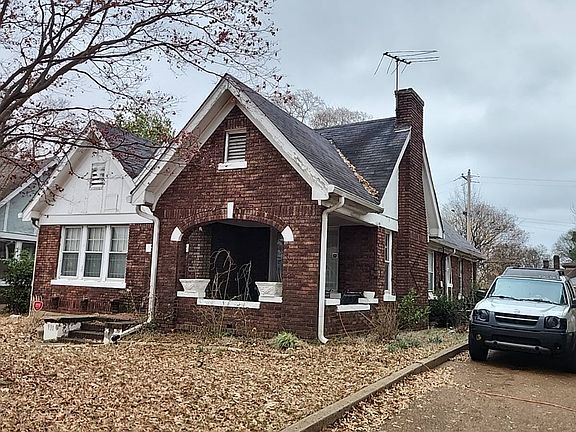 4th image of 930 N McLean Blvd