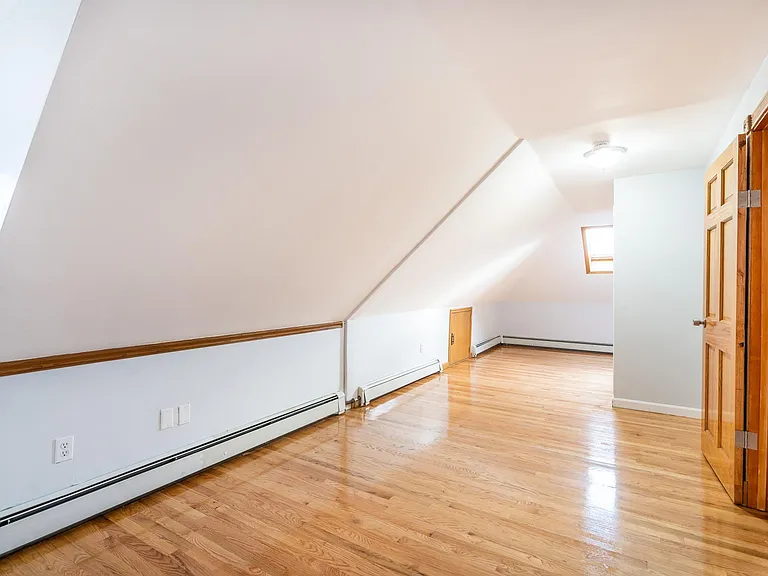 86 Brook St #3 — Photo 5