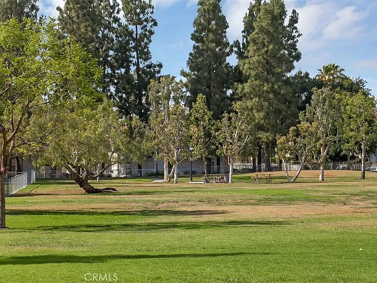 27341 Ryan Dr — Photo 35