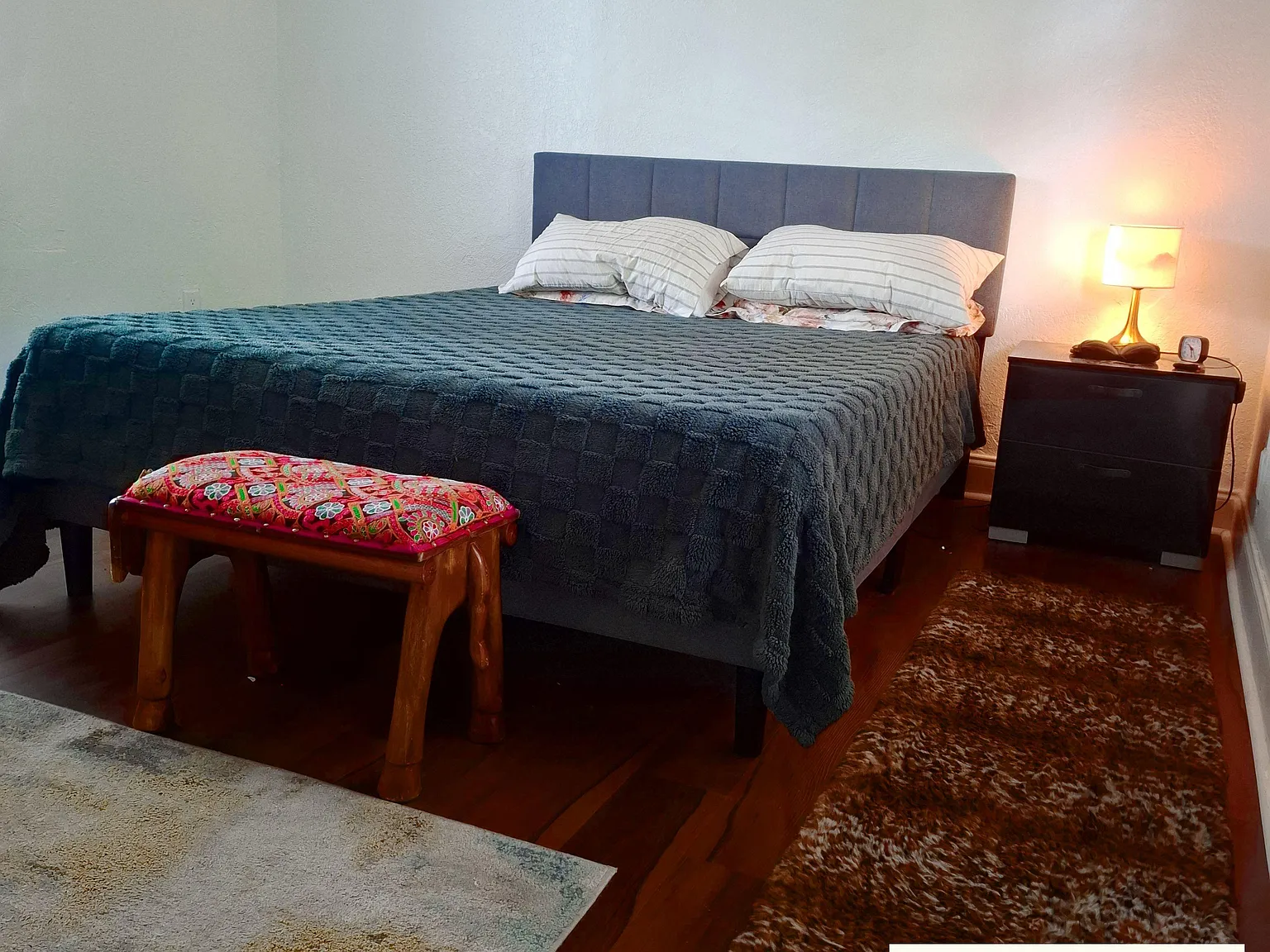 2 bed, 1.0 bath, 1085 sqft, $1,334 — Photo 2