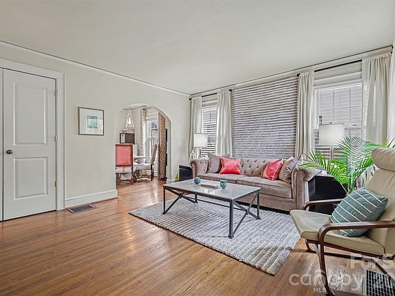 2nd image of 124 Tranquil Ave