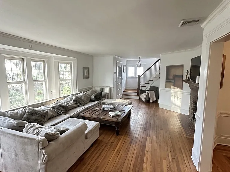 1519 Ella T Grasso Blvd — Photo 3