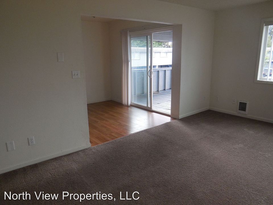 2nd image of 760 Plymouth Dr NE APT 21