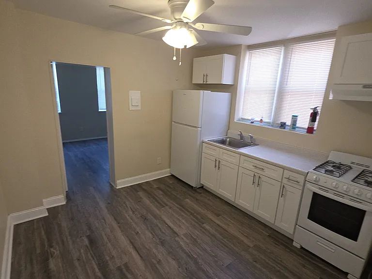 2522 S 62nd St — Photo 10