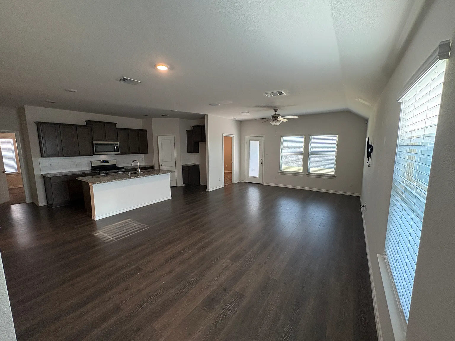 3 bed, 1536 sqft, $2,000 — Photo 4