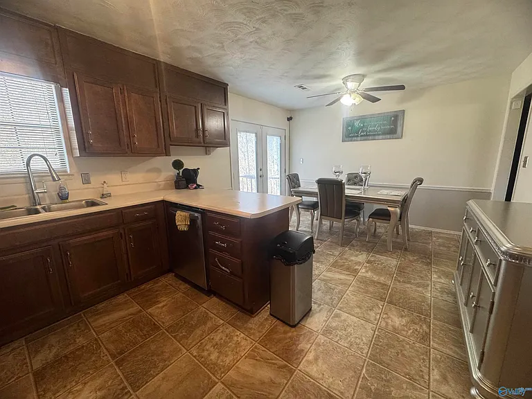 117 Water Oak Ct — Photo 16