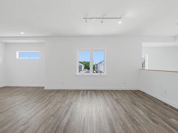 5th image of 120 Boneset Ave
