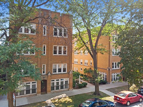 2nd image of 2539.5 Prairie Ave #1E